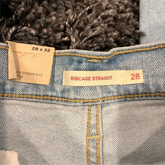 🌸NWT LEVIS RIBCAGE STRAIGHT HIGH RISE JEANS SIZE 28x32🌸 - Picture 7 of 9